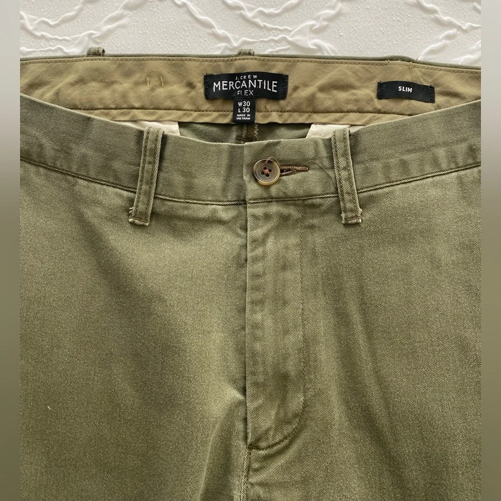 J. Crew - Slim Fit Cotton Chinos in Army Green - Size 30 x 30